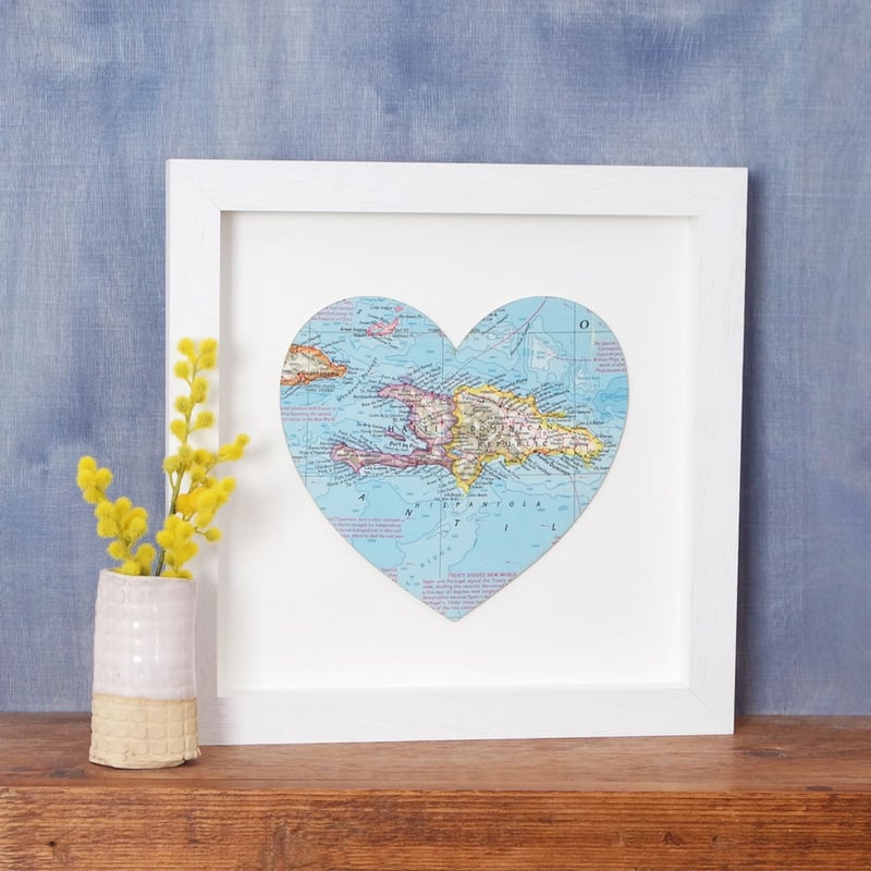 bridebook.co.uk-prezola heart map wall art