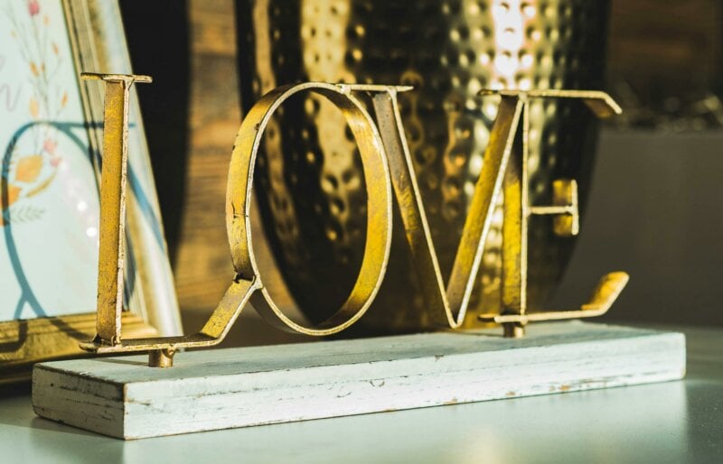 Signe Love en or