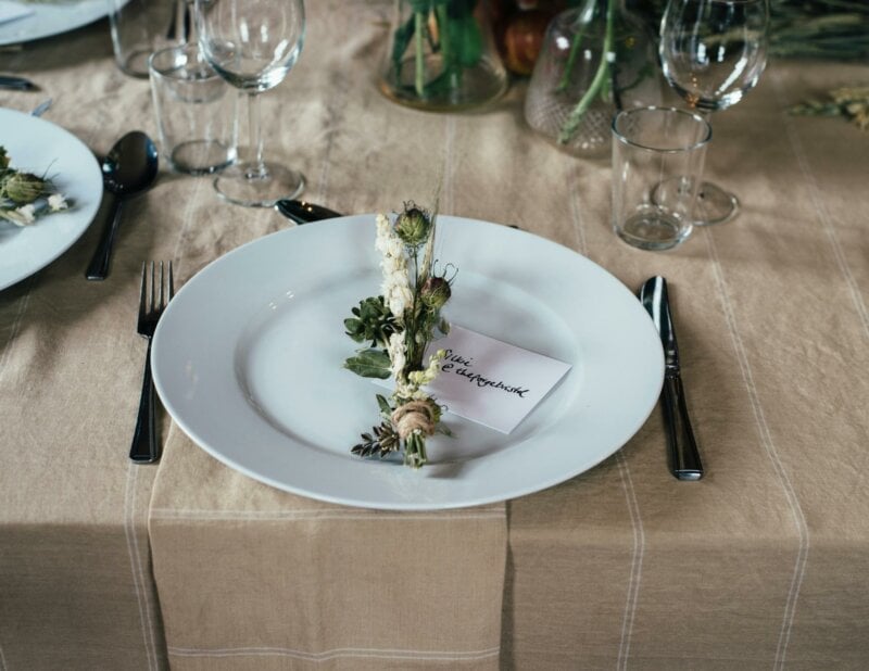 Plate with name and flowers