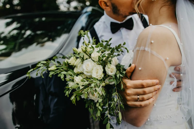 couple mariage champetre bouquet