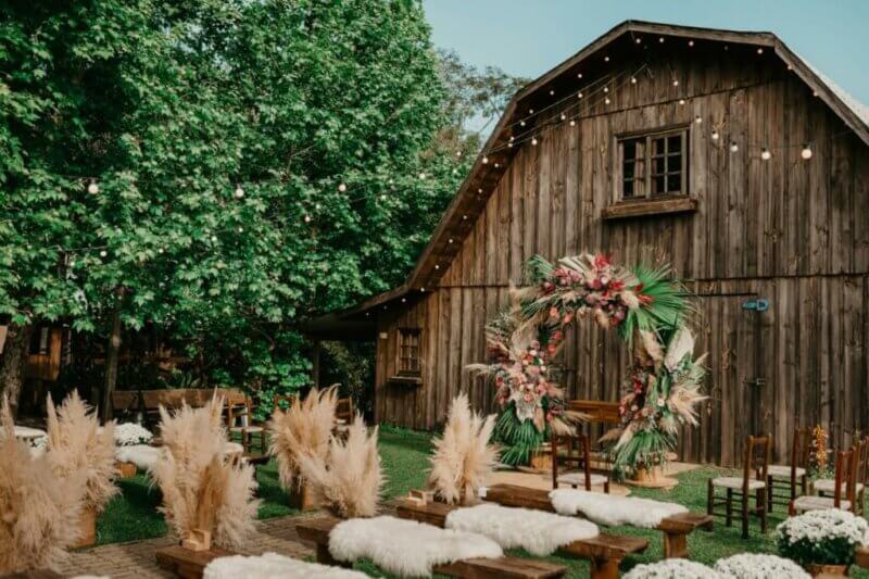 Grange décorée pour un mariage