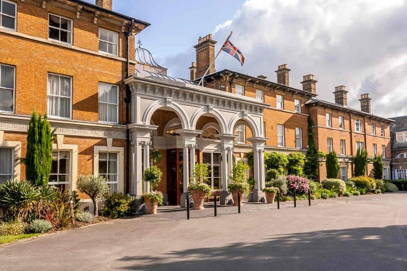 exterior of surrey hotel wedding venue oatlands park