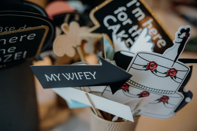 homemade signs to use in a photobooth