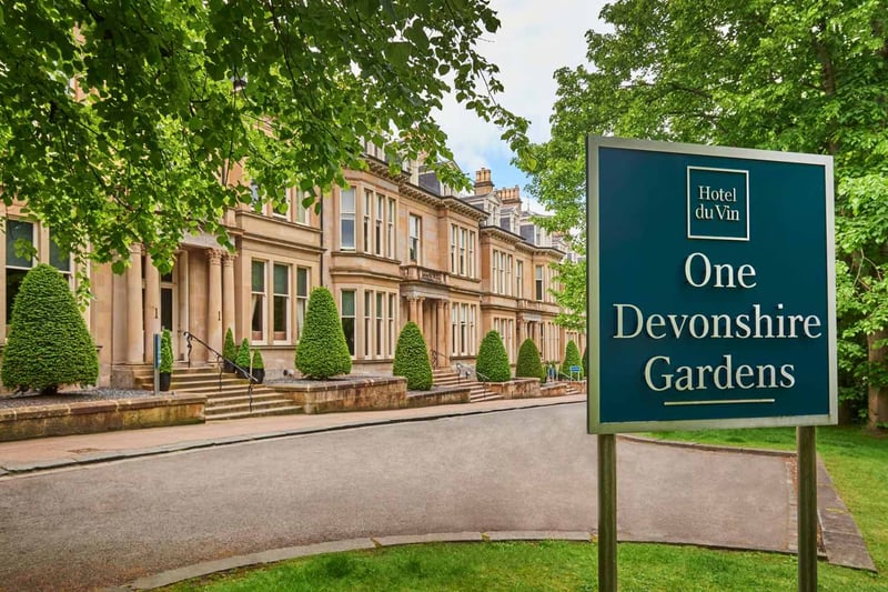 One Devonshire Gardens exclusive-use wedding venue sign outside the Glasgow townhouse