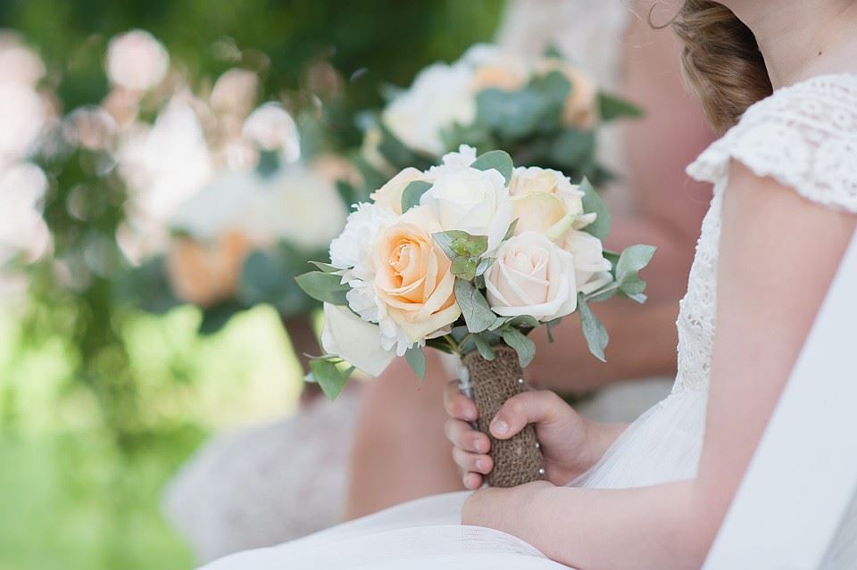 Bridebook.co.uk- white and orange roses bridal bouquet
