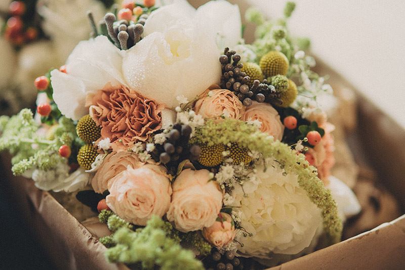 Bridebook.co.uk- wedding flowers in a box