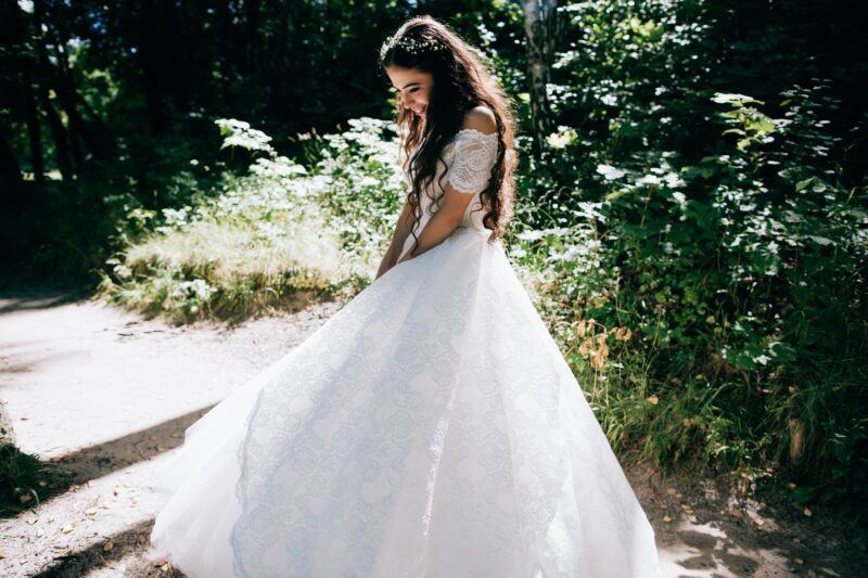 Bridebook.co.uk Summer Bride in lace dress with big skirt