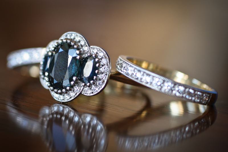 Bridebook.co.uk- vintage engagement ring and diamond wedding ring