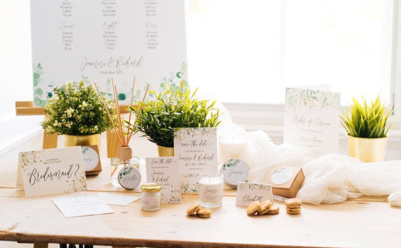How to Save Money on Wedding Favours