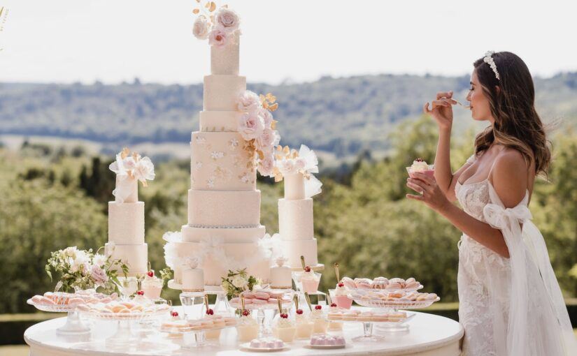 How to Save Money on a Wedding Cake