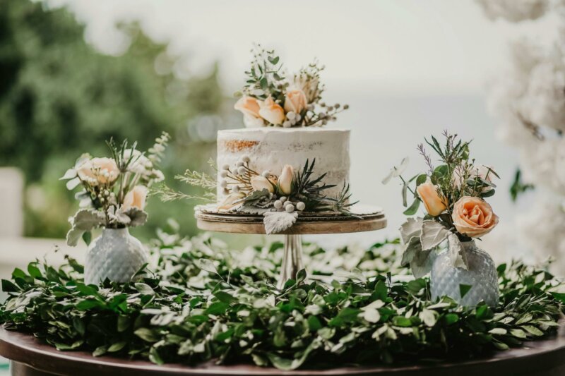 Wedding cake with natural decorations