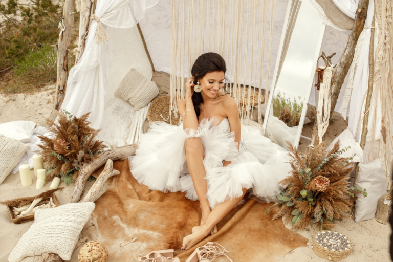 Mariage à la plage sur le thème bohème et rustique