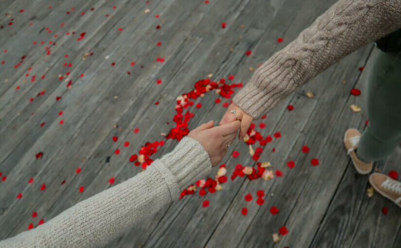 8 ans de mariage : Idées cadeau pour fêter vos noces de coquelicot