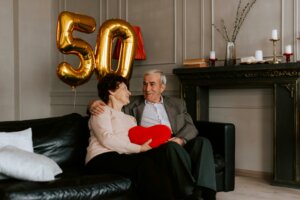 Couple fêtant 50 ans de mariage