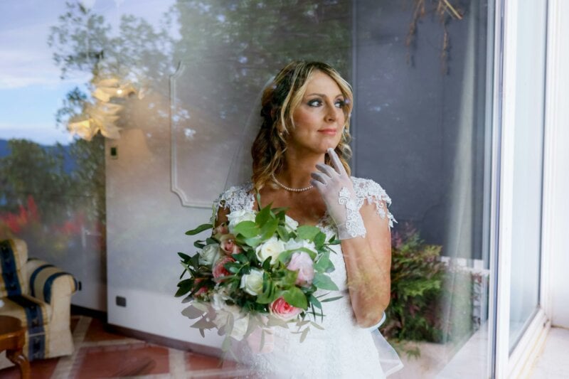 Wondering bride