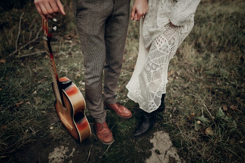 Married couple with a guitar