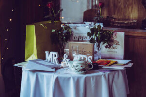 Table de mariage avec cadeaux